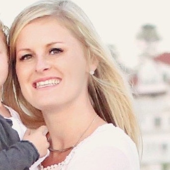 Meet your Posher, Becca - Picture 1 of 1